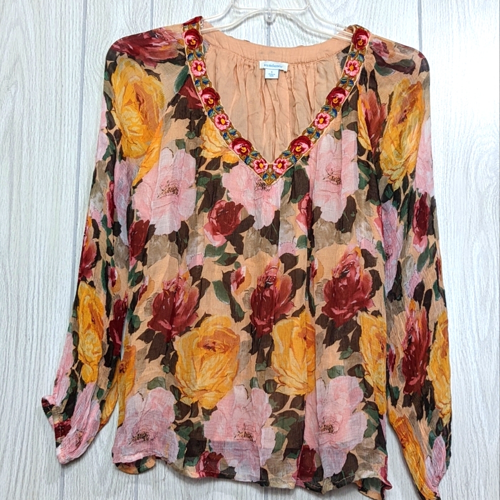 SUNDANCE Small Embroidered Top Floral V-neck S M